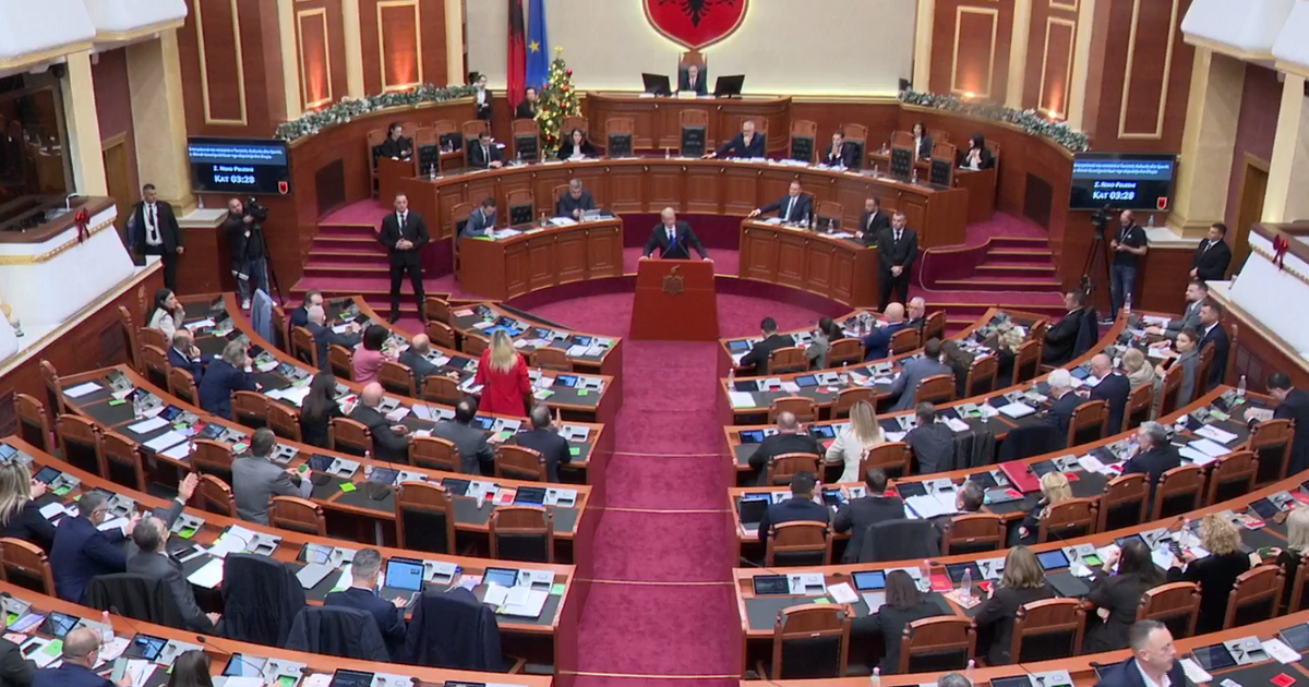 Avokati i Popullit votohet sot/ PS rrëzon kërkesa e PD, Berisha bllokon foltoren