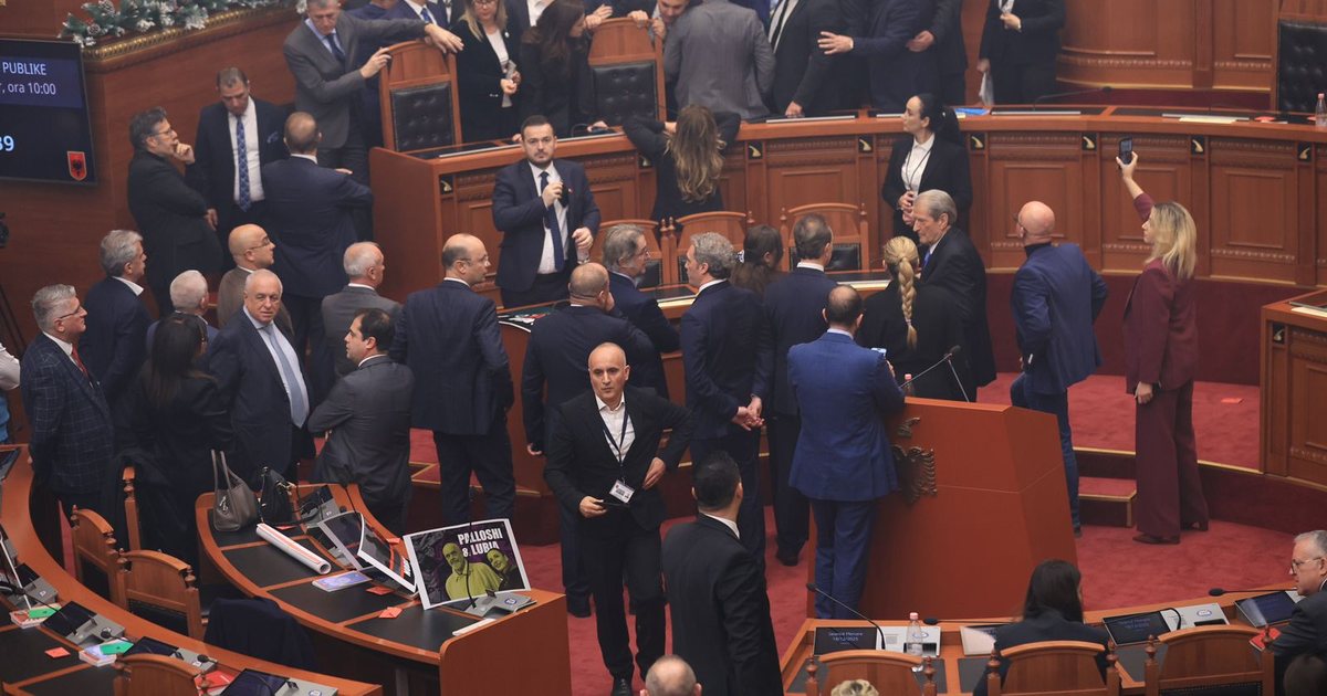 Tensionet në Kuvend, PS kërkon përjashtimin e 29 deputetëve të PD