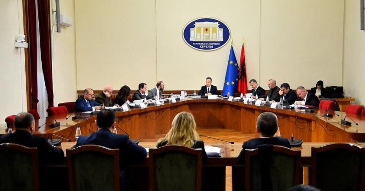 Këshilli i Mandateve vendos për “Ballukun”: Deputetët dhe avokati do ta marrin USB-në me vete