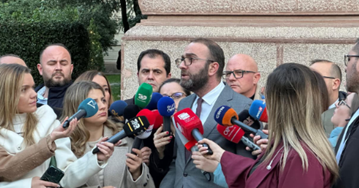 “Mbledhja u shty për të intimiduar provat”, Bardhi: PS kërkon afat në shkurt, deri atëherë Balluku i ka “ngrënë” dëshmitarët…