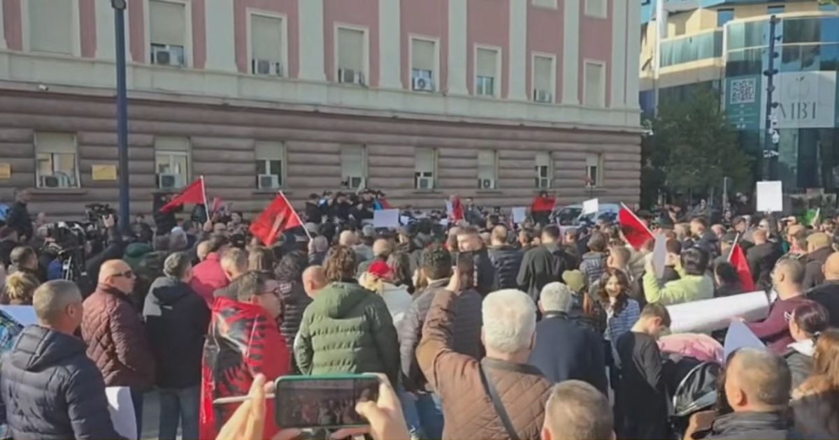 “Rama të dorëhiqet”! Lapaj s’harron as Ballukun: Prokurorët po përballen me ‘kancerin malinj’