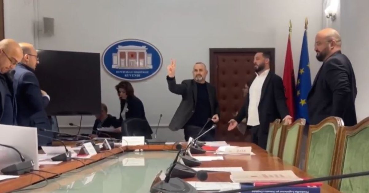 PS përjashton me 30 ditë nga Kuvendi 6 deputetë të opozitës, Manja ‘i provokon’ me dy gishta