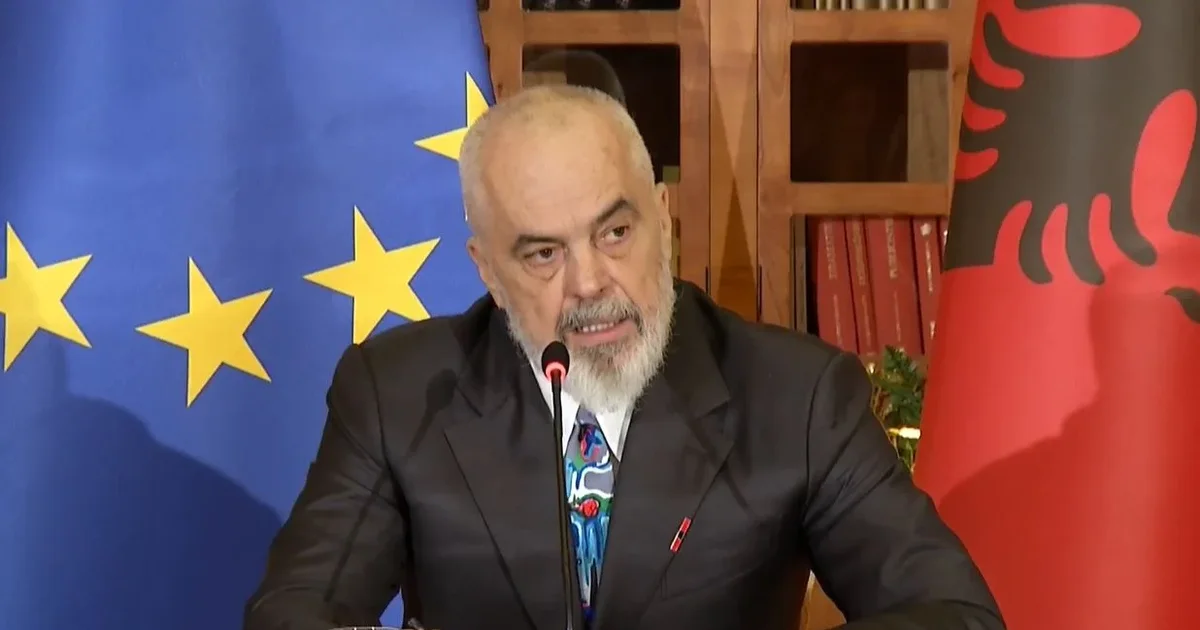 “Avokat” i Ballukut? “S’jemi zyrë noterie”, Rama shigjeton SPAK: USB-ja me 16 mijë faqe dokumente, mesazhet s’janë prova