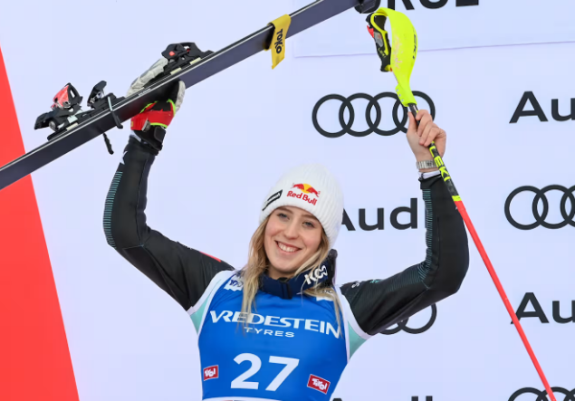 “Flop” kuqezi, Kolturi zhgënjim i dyfishtë në gjigantin e Kanadasë