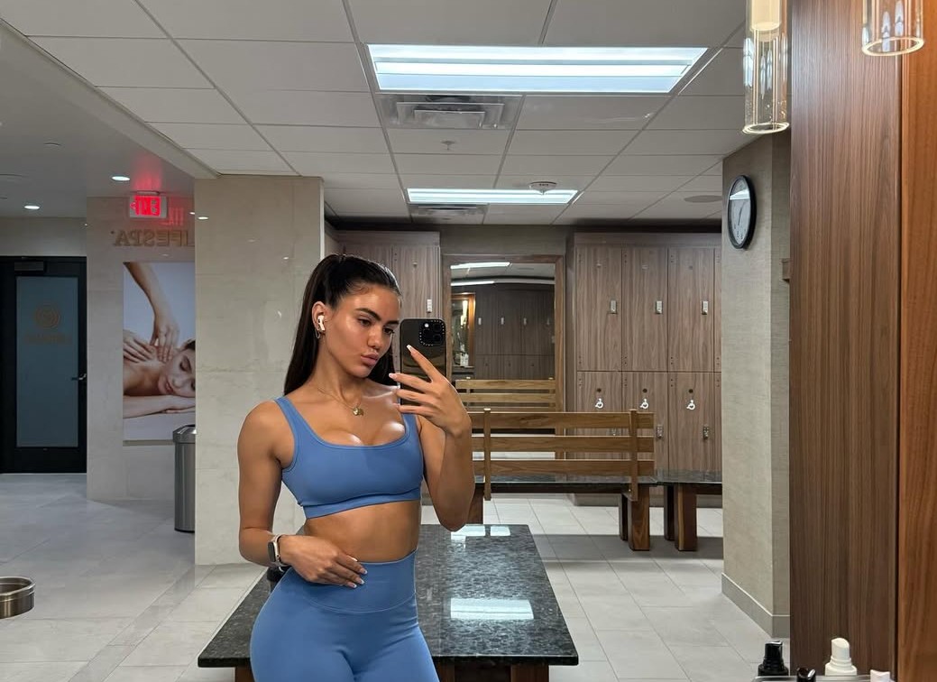 FOTO/ Dueli Xhoshua-Paul, një modele se*si vodhi skenën