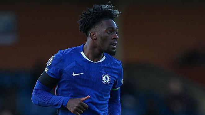 Barcelona ka nevojë urgjente për futbollistin e Çelsit, kalimi mund të ndodh vetëm me një kusht