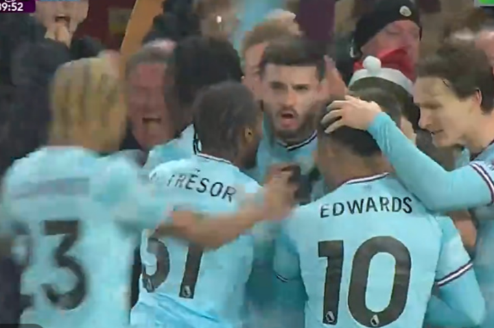 Thyhet mallkimi i pabesueshëm, Broja me golin e tij në minutën e 90-të nxjerr ekipin e Premier Ligë nga kriza