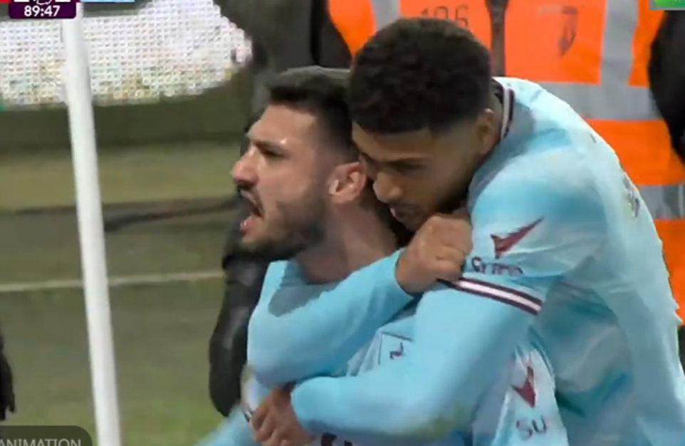 VIDEO/ Festë e çmendur e Brojës, goli i tij i parë vjen në mënyrën e pazakontë në Premier Ligë