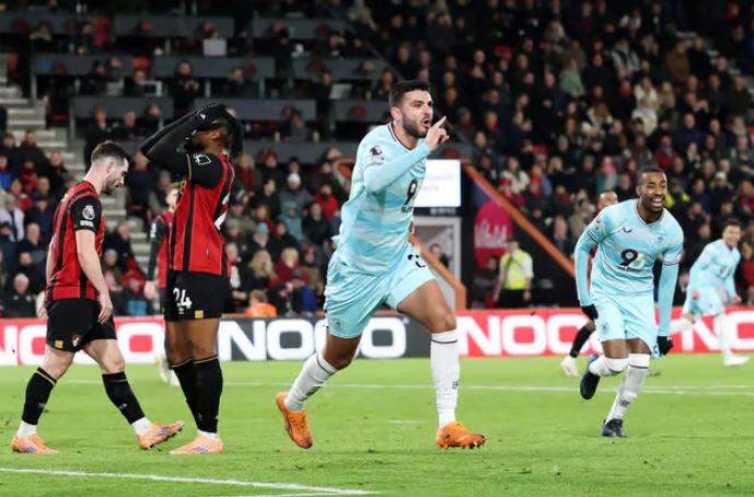 Ish-portieri i Anglisë nuk kursen elozhet ndaj Brojës: Goditje e shkëlqyer me kokë, ka një shkëndijë brenda tij