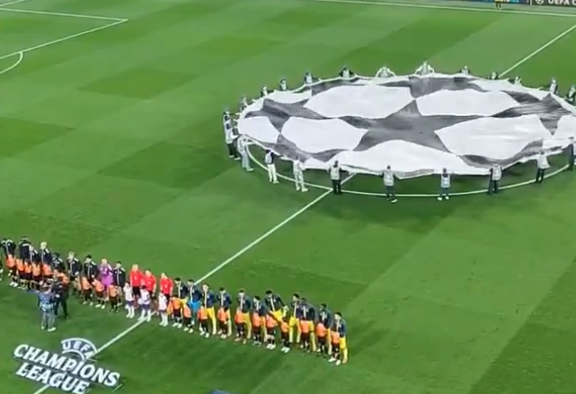 VIDEO/ Ndodh në ndeshjen e Champions, organizatorët ngatërrojnë himnin më të famshëm në futboll