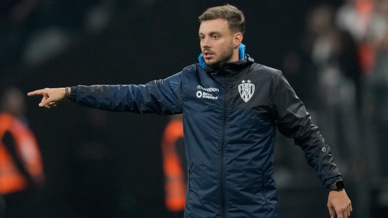 ZYRTARE/ Klubi brazilian gjen pasuesin e Ançelotit, prezantohet trajneri nga Argjentina