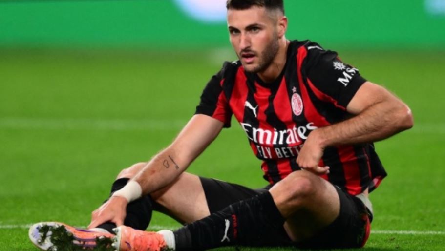 Telashe të mëdha për Milanin, Himenez shkon në Holandë po mendon operacionin