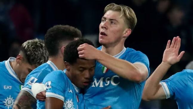 VIDEO/ Spaleti pëson humbjen e parë! Napoli likuidon Juventusin në “Diego Armando Maradona” dhe merr kreun e Serisë A