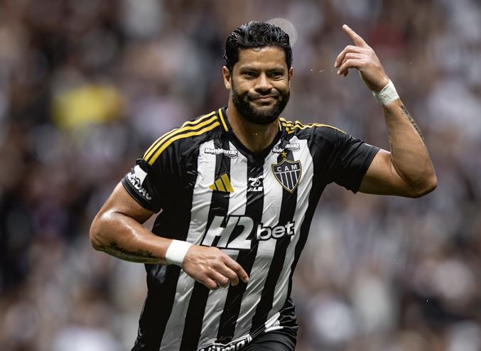 VIDEO/ Hulk nuk di të shënojë gola normalë, shikoni silurën e radhës së brazilianit