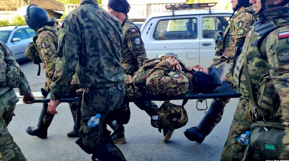 Sulmoi ushtarët e KFOR-it dhe Policisë së Kosovës në Zveçan, dënohet me 2 vite burg një person i pandehur