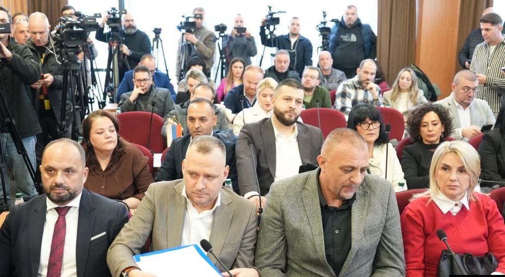 Betohen kryetarët e rinj serbë të komunave në veri të Kosovës, u tërhoqën tre vite më parë