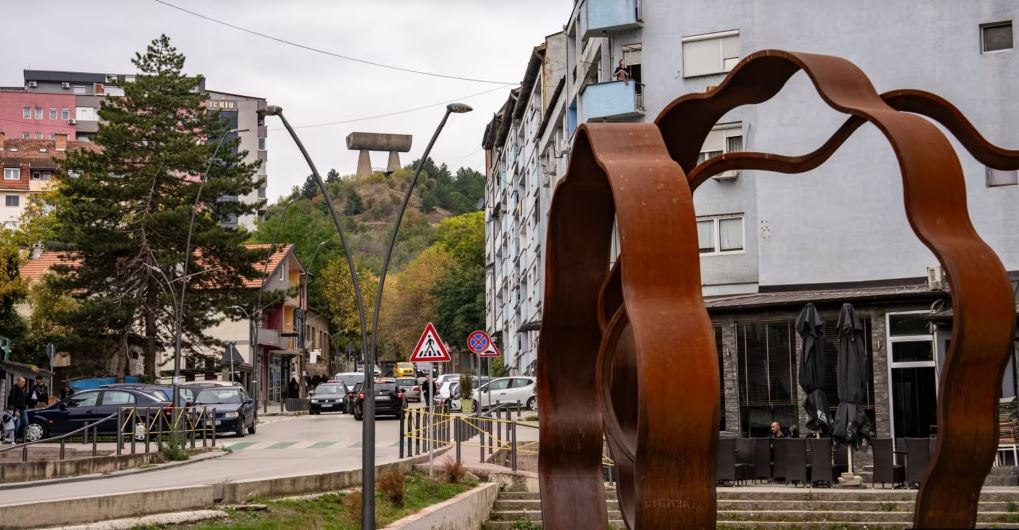 Analiza e REL: Serbët e Kosovës përballë zgjedhjeve! Asociacioni, siguria, mbijetesa…