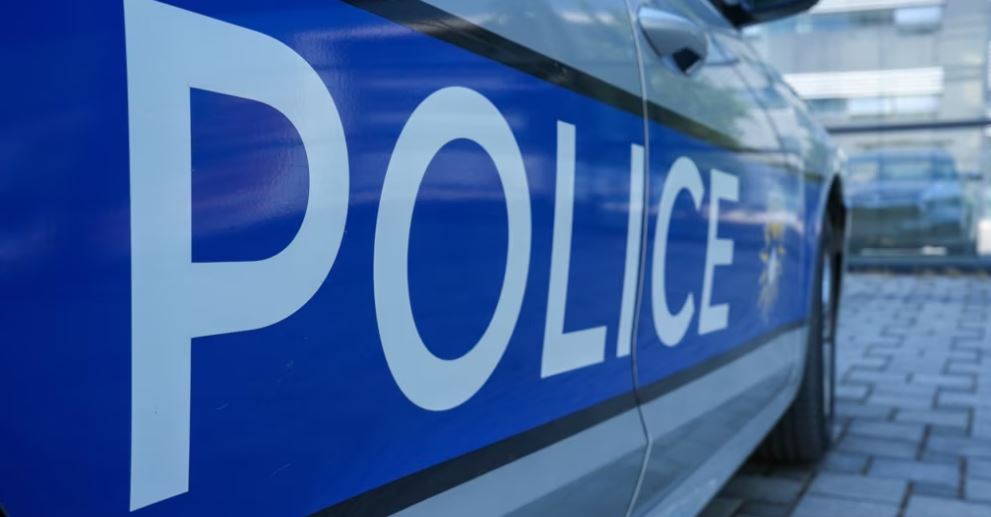 I përshirë në rrëmbimine një personi në Kosovë, arrestohet ish-oficeri serb, i gjenden armë dhe municione në banesë!