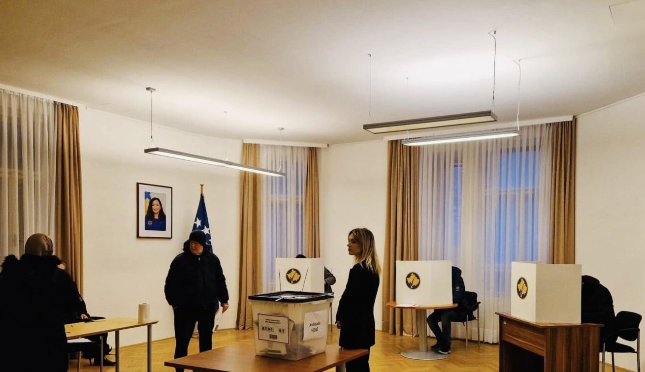 Zgjedhjet e parakohshme parlamentare në Kosovë, diaspora voton në përfaqësitë diplomatike