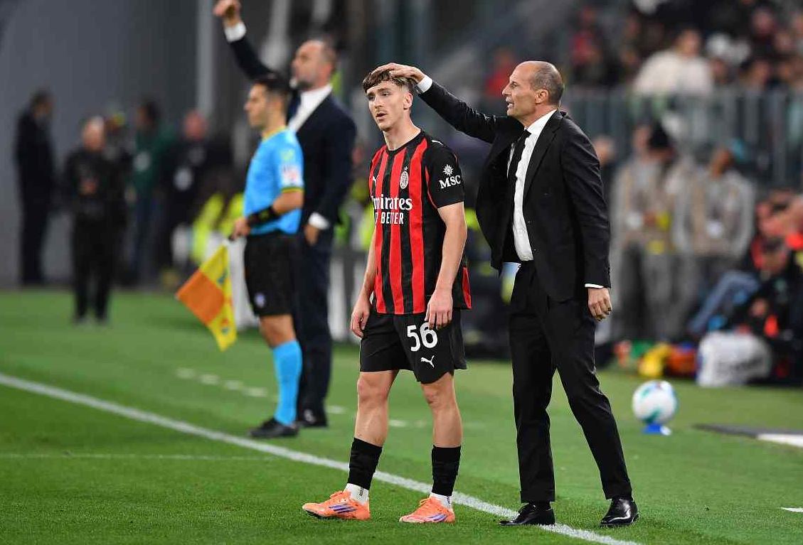 ZYRTARE/ Në dy vitet e kaluara donte ta hiqte qafe, Milani i rinovon kontratën futbollistit deri në vitin 2031