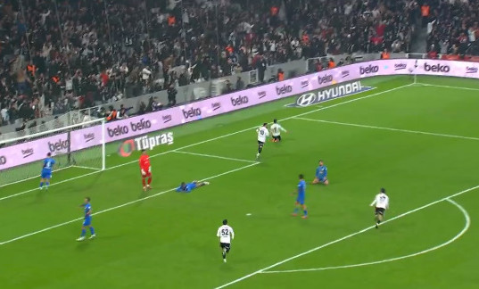 VIDEO/ Rikthehet te goli, sulmuesi shqiptar feston me gjigantët e Turqisë