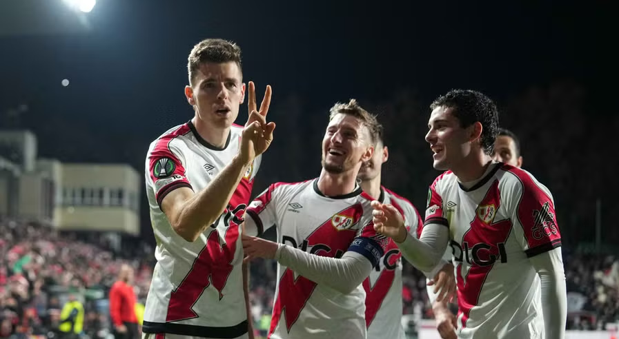 VIDEO/ Skuadra e Ivan Balliut triumfon dhe kualifikohet direkt në fazën tjetër të Ligës së Konferencës, rrugëtimi i Dritës kalon nga “play off”