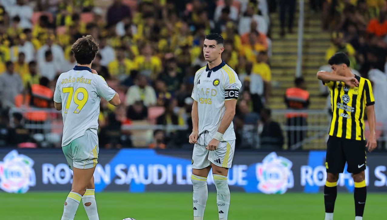 Sheikët miliarderë si shqiptarët? FIFA i bllokon merkaton klubit të Kristiano Ronaldos