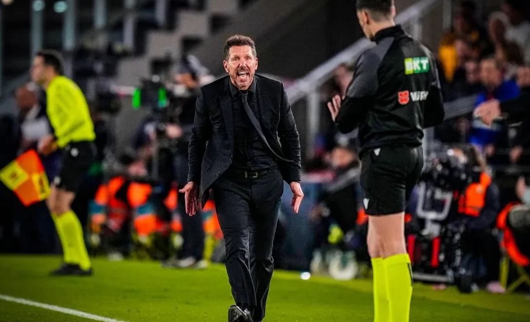 “Camp Nou” makthi i Diego Simeones, është trajneri me më shumë humbje në stadiumin e Barçës