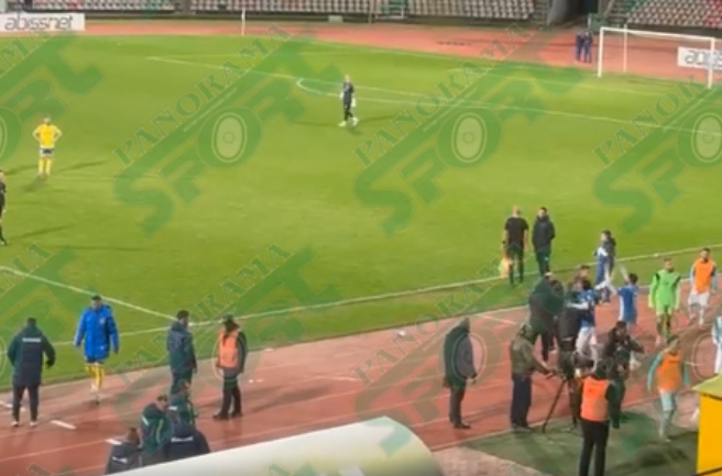 VIDEO/ Kaosi te Tirana, ofendimet ndaj gjyqtarit dhe përplasja, në Elbasan ndodh gjithçka pas penalltisë