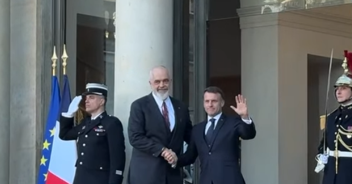 Samiti për Ukrainën/ Rama pritet nga Macron, përqafime dhe shtrëngime duarsh mes liderëve (VIDEO)