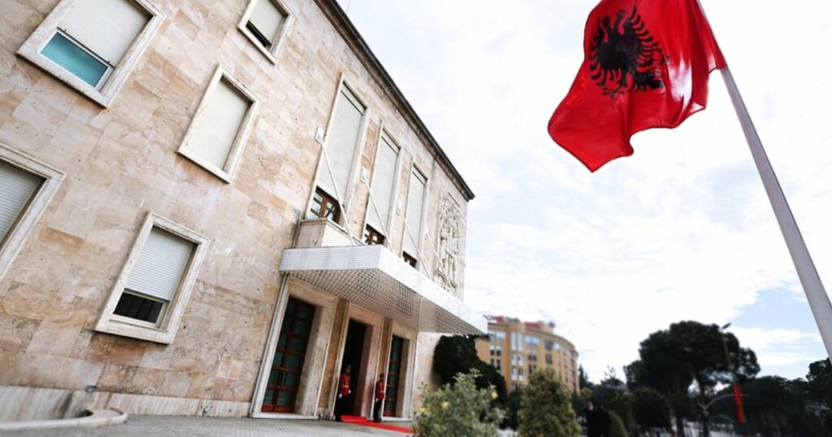 VENDIMI/ Erlind Sulo emërohet zv.ministër i Infrastrukturës, lirohen nga detyra prefektët e Durrësit dhe Korçës, ja kush i zëvendësom