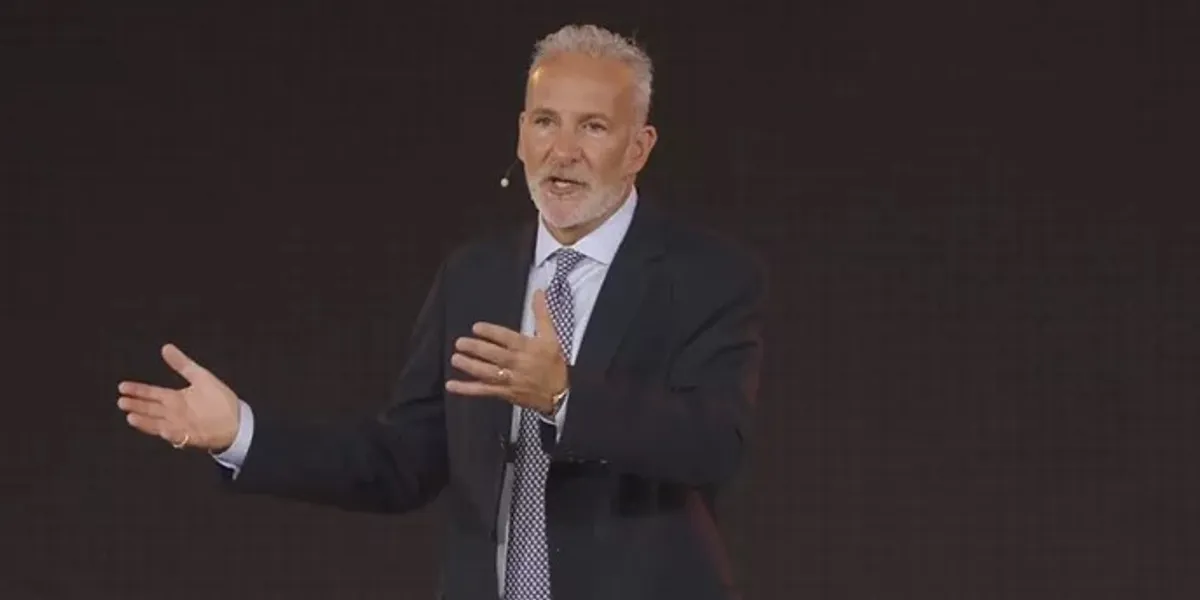 Analisti që parashikoi krizën botërore financiare të 2008-s, paralajmëron ditë të errëta për dollarin amerikan