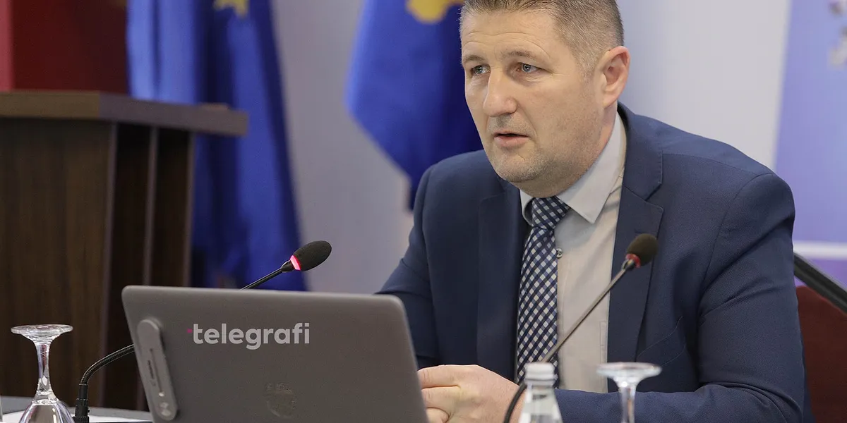 Hera e parë që importi i Kosovës tejkalon pragun prej 7 miliardë eurosh, Llugaliu: Importuam karburante e vetura, eksportuam metale e plastikë