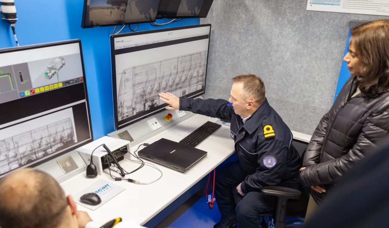 SHBA i jep Kosovës skaner për kontrolle kufitare në vlerë prej 3 milionë dollarësh