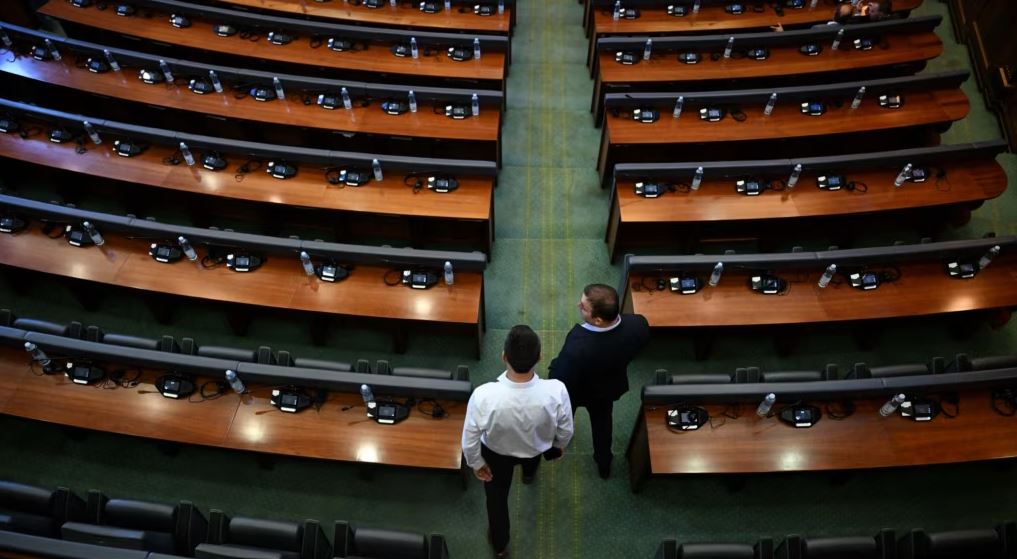 Analiza e REL: Një miliard euro për Kosovën po presin një “Po” nga deputetët!