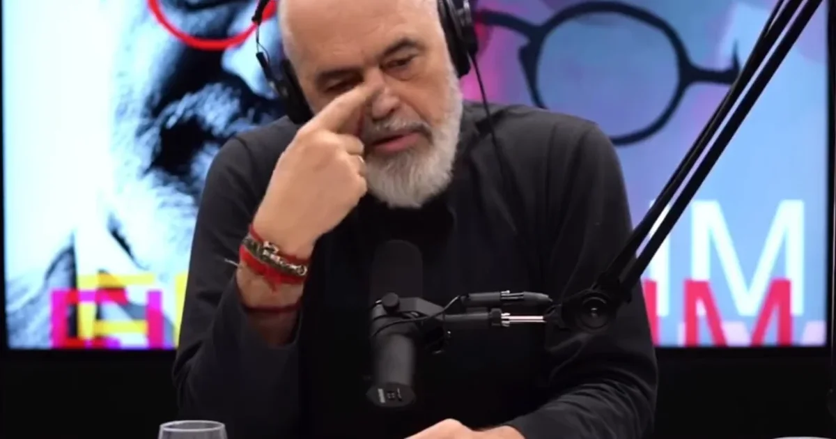 VD-“Me leva hekuri dhe gyp gyp…”, Rama kujton dhunën në ’97: Hundën ma morën në dorë disa ‘skulptorë’ dhe ma bënë copash