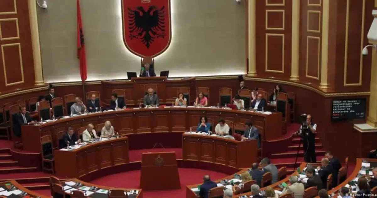 DW: 10 vjet Reformë në Drejtësi, shpresë pa siguri juridike