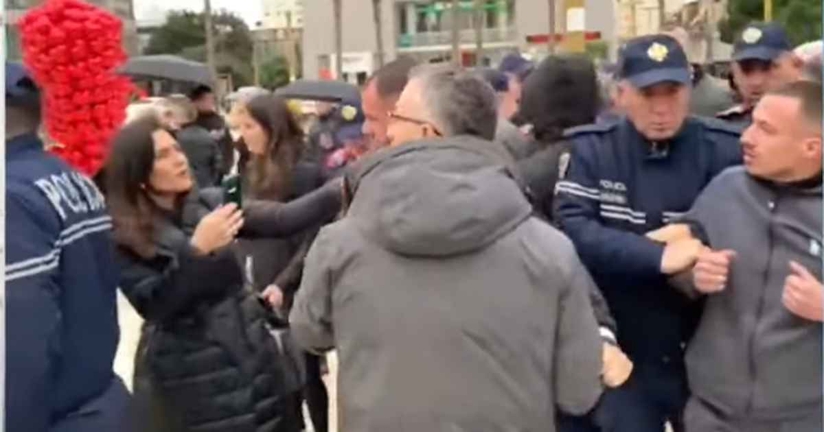 “Merre içik atë”-Arrestohen qytetarët në Durrës që kundërshtuan projektin TID, demokratët ndajnë pamjet