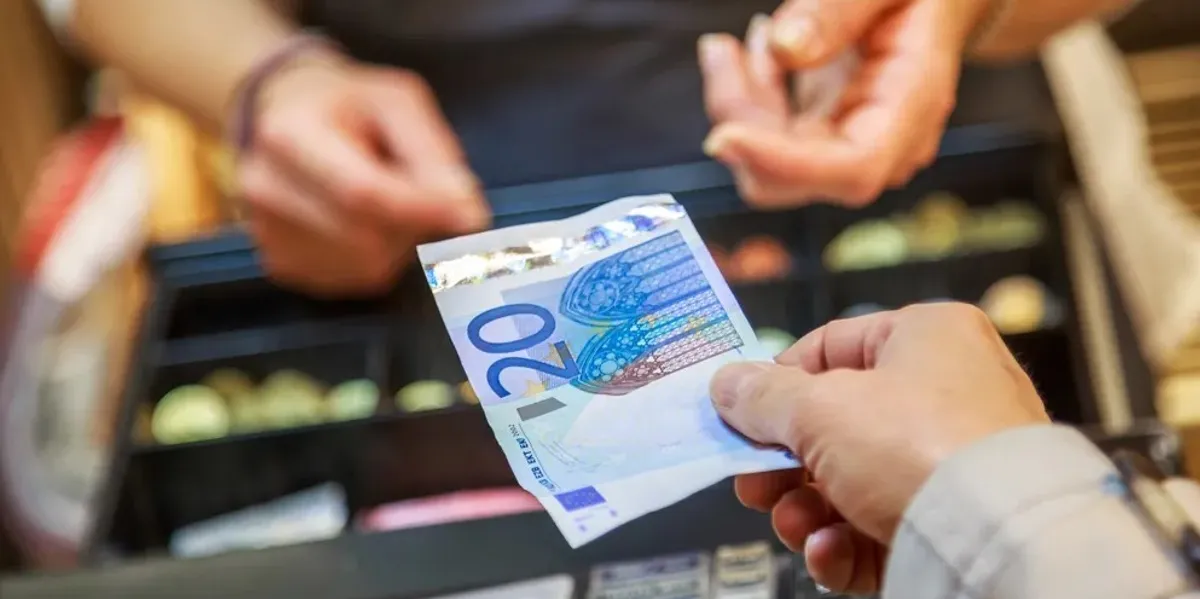 Gjermania këmbëngul në ruajtjen e pagesave me para në dorë