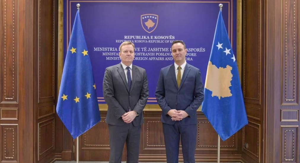 Konjufca takohet me Sorensen, Ministria e Jashtme do udhëheqë dialogun e Kosovës me Serbinë!