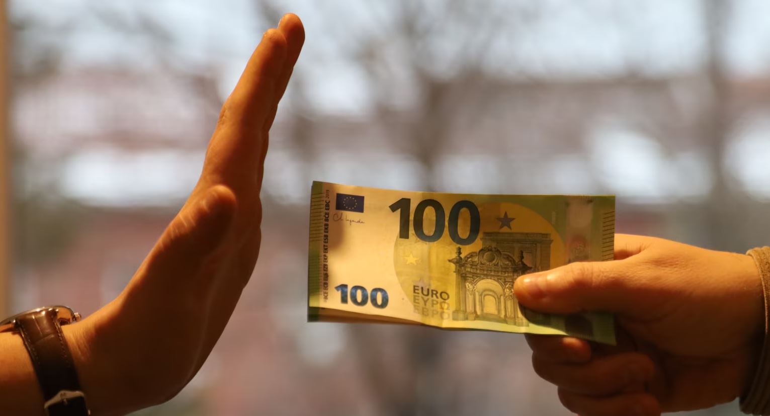 Vlerësimi i “Transparency International”: Kosova përmirësohet në luftën kundër korrupsionit, Shqipëria përkeqësohet