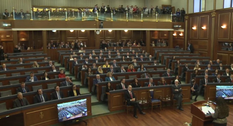 Kosova 18 vite shtet, Vjosa Osmani në Kuvend: Lufta e UÇK ishte e drejtë dhe e pastër! Çdo përpjekje për ta barazuar me krimet serbe dëmton themelet e paqes afatgjatë në rajon