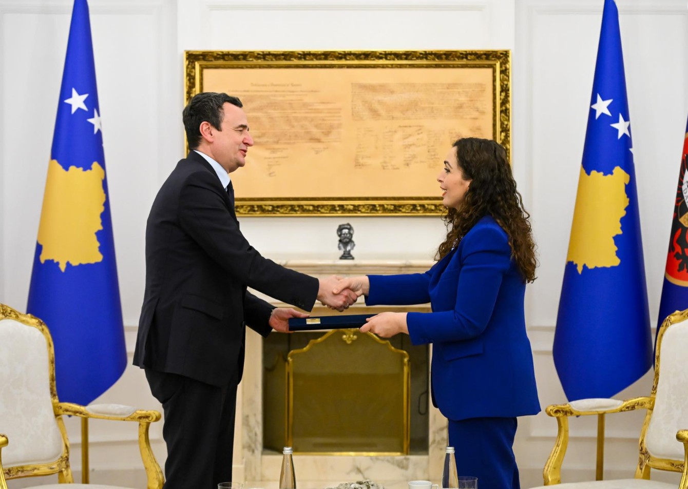 Kosovë/ Pas konstituimit të Kuvendit, Albin Kurti mandatohet nga presidentja Osmani për formimin e qeverisë së re