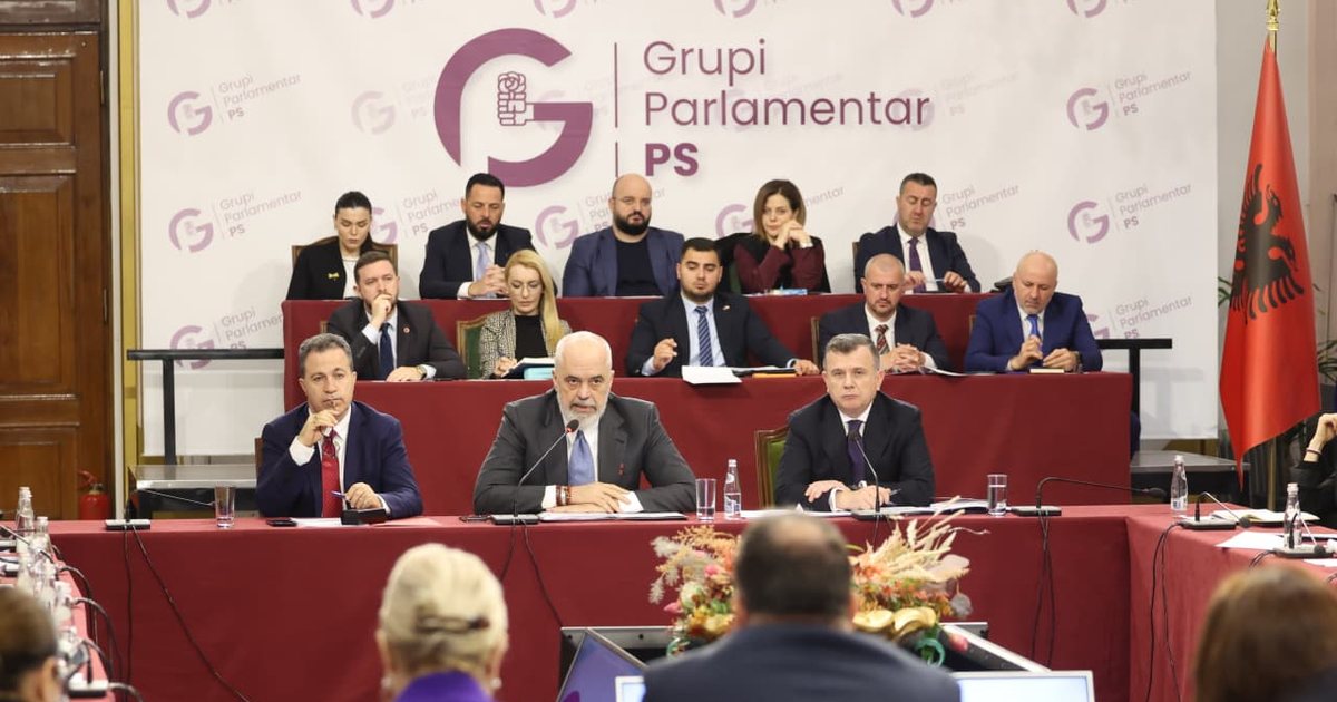 “Nuk e shpall dot të pafajshme, por…”, Rama: Balluku do të vijojë të drejtojë qarkun e Fierit