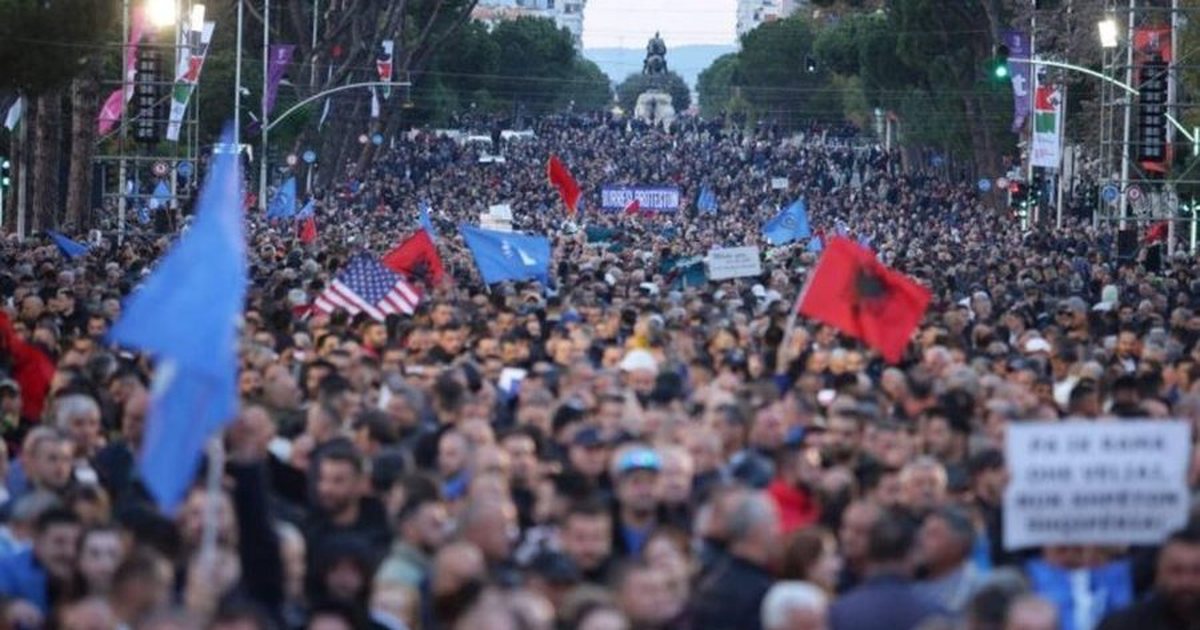 Sot protestë! Opzita “rrethon” Kuvendin, skenarët që priten të ndodhin