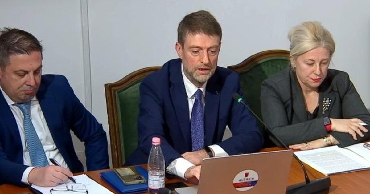 “S’kemi mbyllur asnjë përfaqësi diplomatike”! Ministri Hoxha: Rreth 3 mijë shqiptarë në zonë ‘lufte’, 17 janë evakuuar