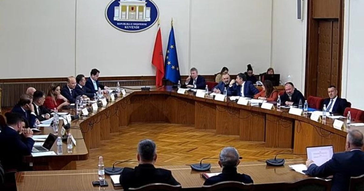 “Zgjedhorja” i mbledh në një tryezë: PD kërkon rikthimin e koalicioneve parazgjedhore, PS vendos “kushtet”