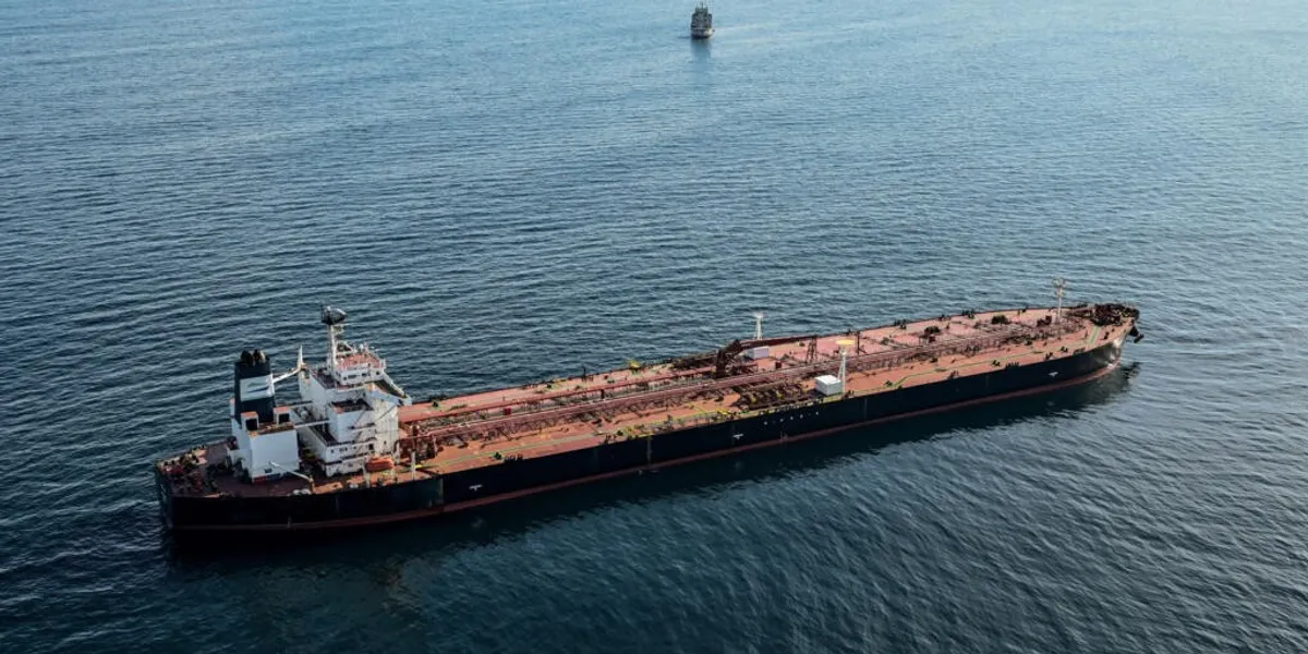 SHBA-ja heq përkohësisht sanksionet ndaj naftës ruse