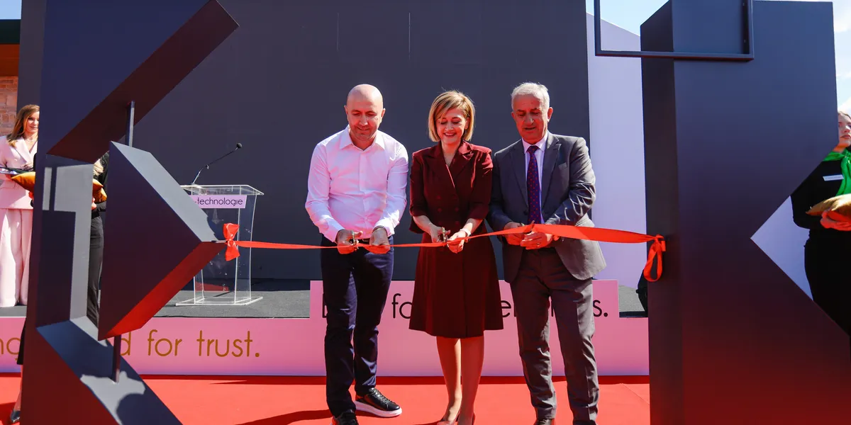 Euroing inauguroi dy fabrika të reja E-Technologie dhe shënoi 3 dekada të rrugëtimit të saj