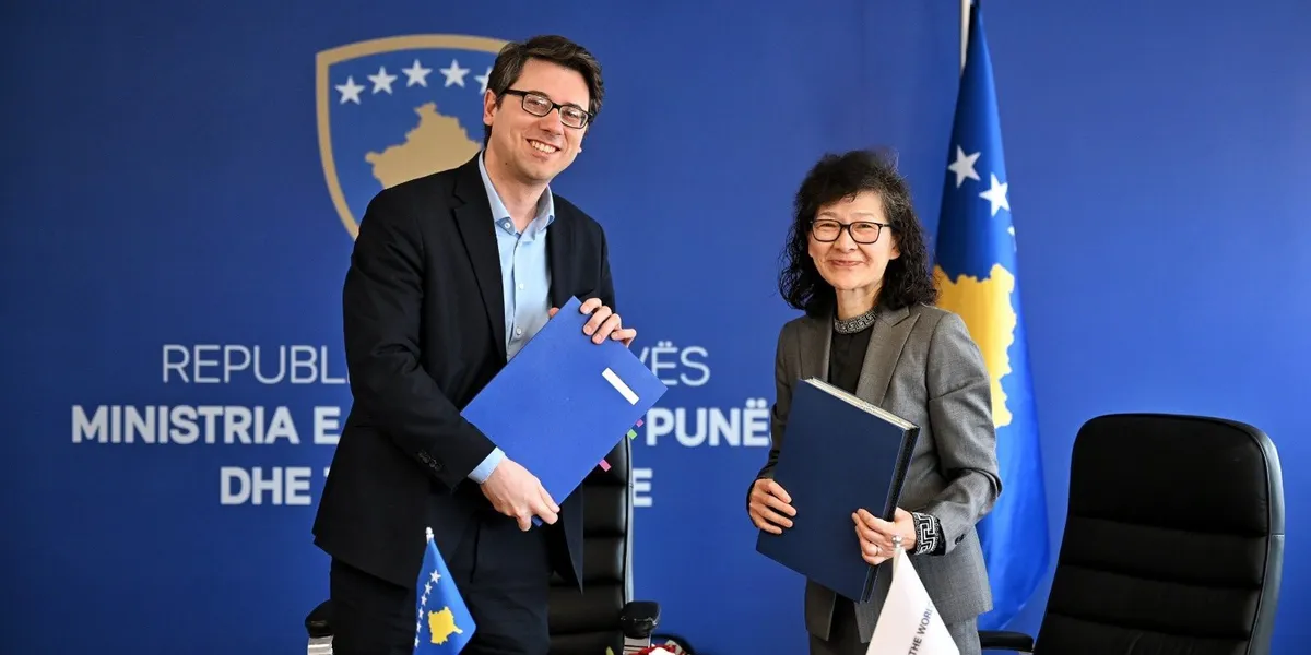 Ministria e Financave nënshkruan marrëveshje në vlerë prej 96 milionë euro me Bankën Botërore